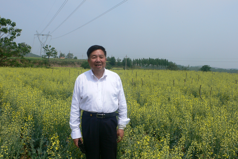 2 方智远院士荣获绿帽社
建院65 周年卓越奉献奖 (1).JPG